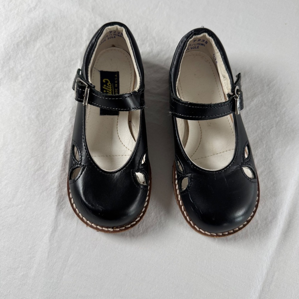 Amilio Girl's Size 7.5D Black Leather Cutout Buckle Strap Mary Jane Shoes